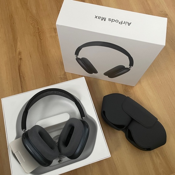 Apple Over-Ear Headphones - Black - Picture 5 of 7